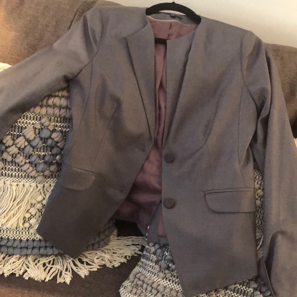 NWOT - Grey Blazer - Never Worn - Gap - Perfect condition